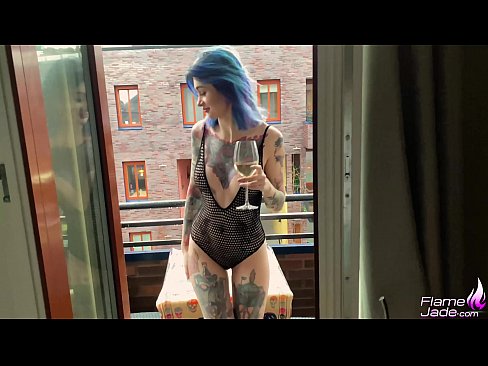 ❤️ Sjajna djevojka sisa gutljajem i strastveno jebe pod otvorenim nebom Porno vk na bs.image-kassir.ru